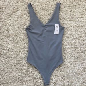 Abercrombie & Fitch Seamless V-Neck Bodysuit- S